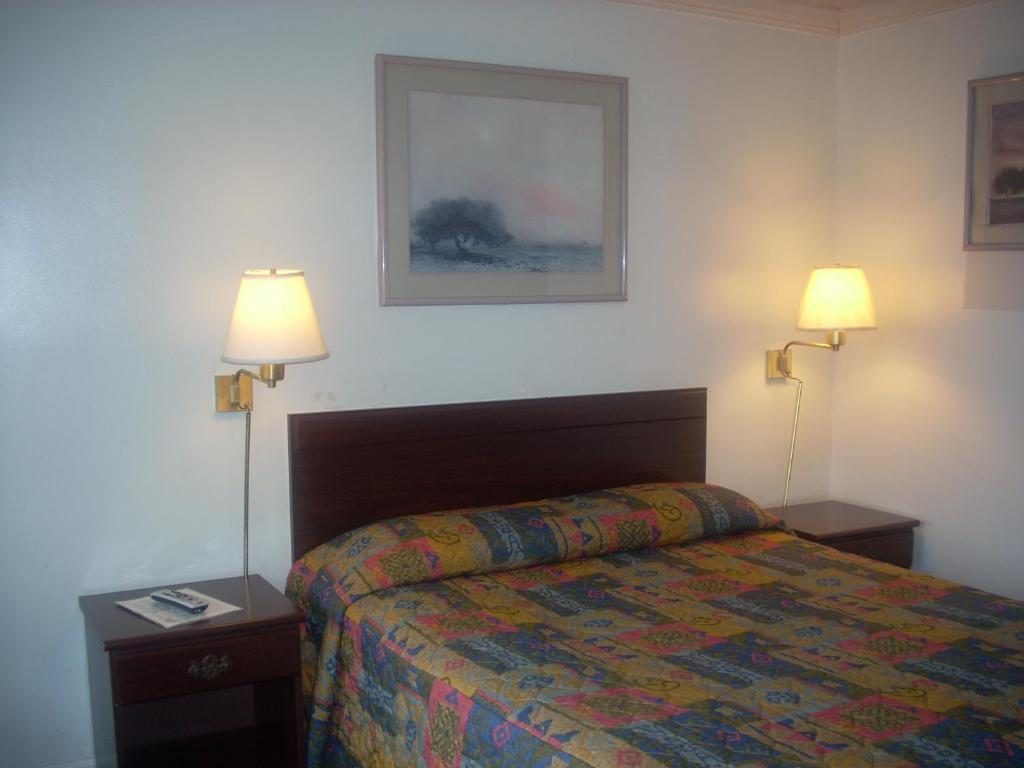 Economy Inn Сисайд Экстерьер фото